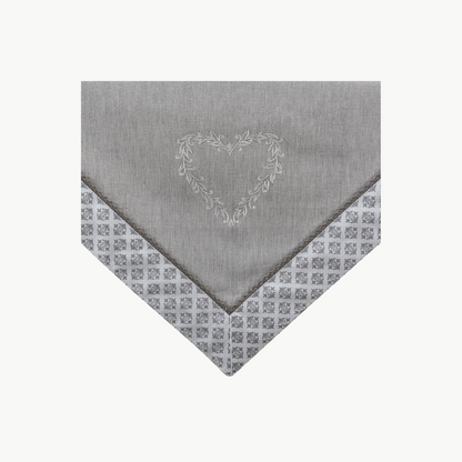 Tischdecke aus Serie Lovely Heart von Clayre & Eef